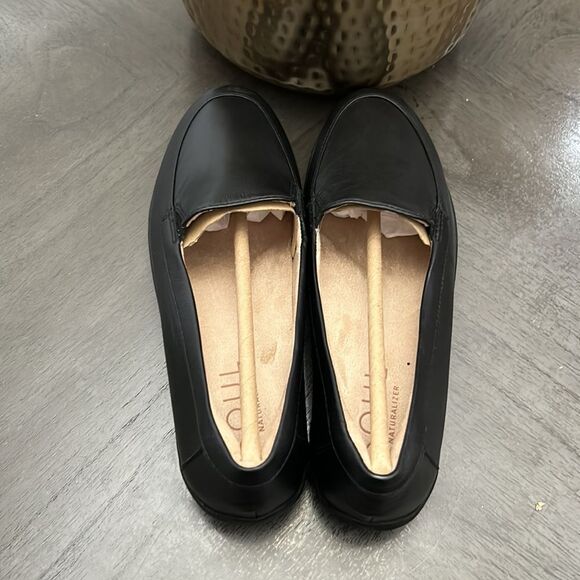 Naturalizer Kacy Leather Slip-On Loafer (WIDE) - Picture 8 of 11